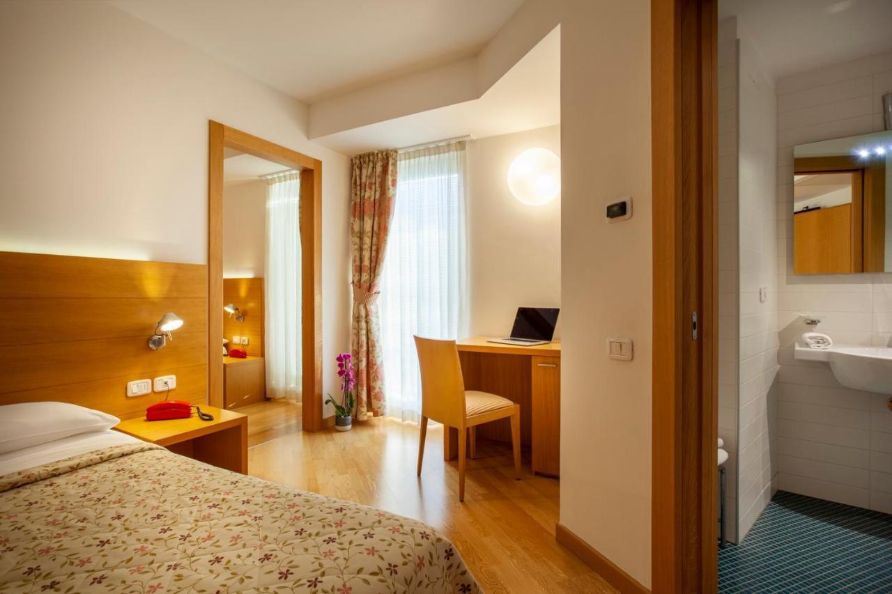 Hotel Romanda เลวิโกแตร์เม ภายนอก รูปภาพ