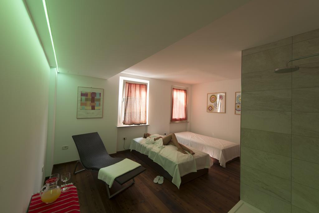 Hotel Romanda เลวิโกแตร์เม ภายนอก รูปภาพ